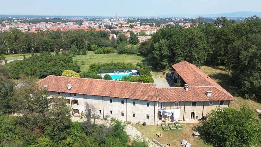 Casa vacanza per 3 persone, con Balcone e Terrazza nonché Giardino e Panorama a Alpignano