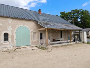 Gîte pour 6 personnes, avec terrasse à Lencloître