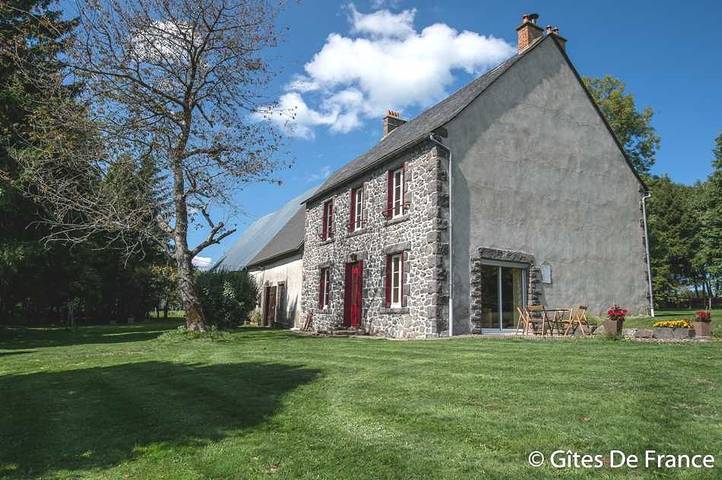 Gîte pour 8 personnes, avec Terrasse ainsi que Jardin et Vue