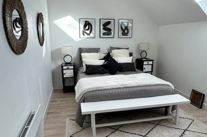 Gîte pour 8 personnes, avec terrasse et piscine à Saint-Éloy-de-Gy - 4