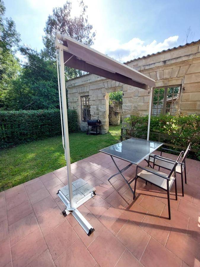 Location de vacances pour 4 personnes, avec jardin et terrasse à Saint-Ciers-d'Abzac