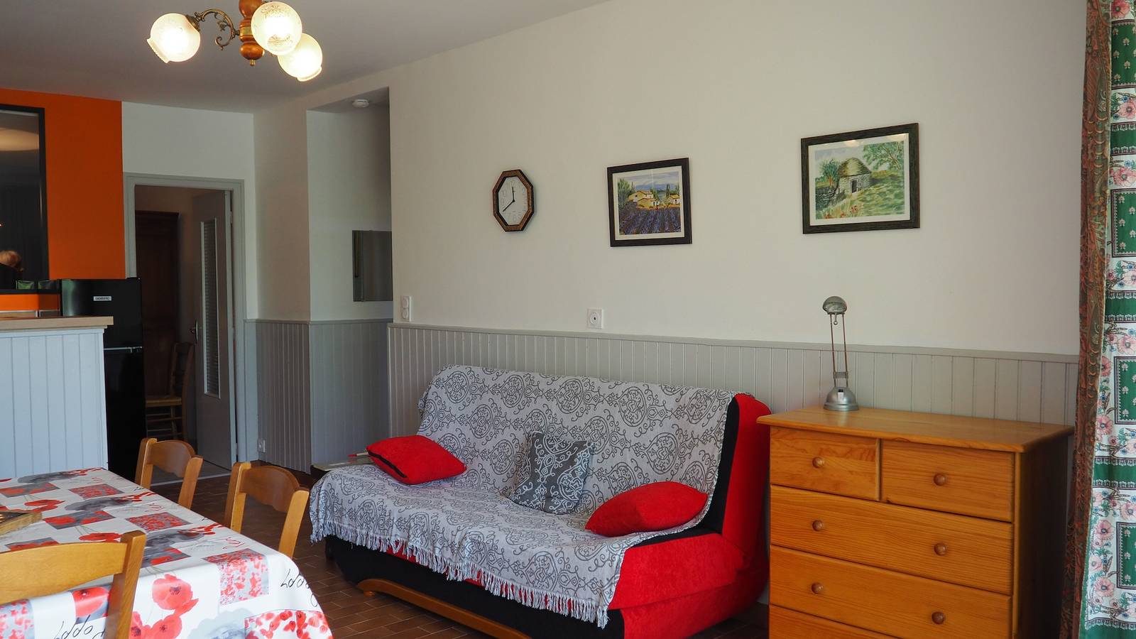 Apartamento entero, Lago y Naturaleza – Acogedor apartamento a 100 m del lago de Villefranche-de-Panat, Aveyron in Villefranche-de-Panat, Aveyron (desambiguación)