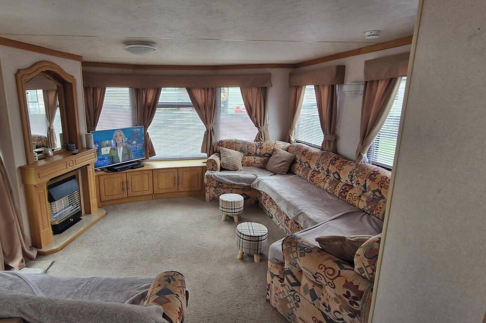 Cosy home from home mobile home. Pet friendly. Close to local attractions. in Angus