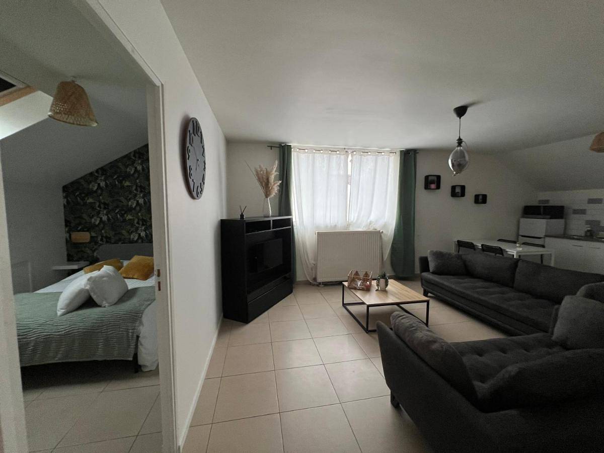 Appartement entier, One-Bedroom Apartment in Chanteloup-en-Brie, Seine-et-Marne