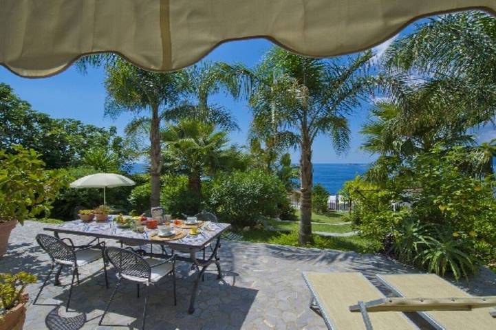 Vacation rental for 5 people, with yard and terrace in Amalfi Coast
