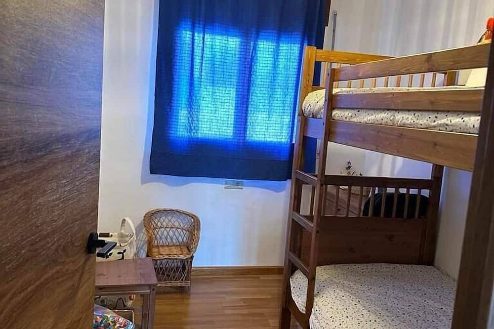 Entire apartment, Llivia Xiv - Two Bedroom Apartment, Sleeps 6 in Llívia, Parc naturel régional des Pyrénées catalanes
