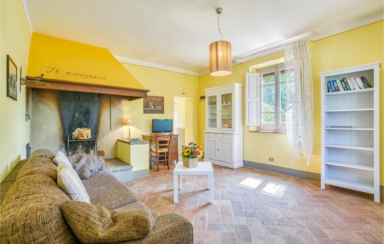 Appartamento di 450 mq con piscina, parcheggio e WiFi in Larciano, Provincia di Pistoia