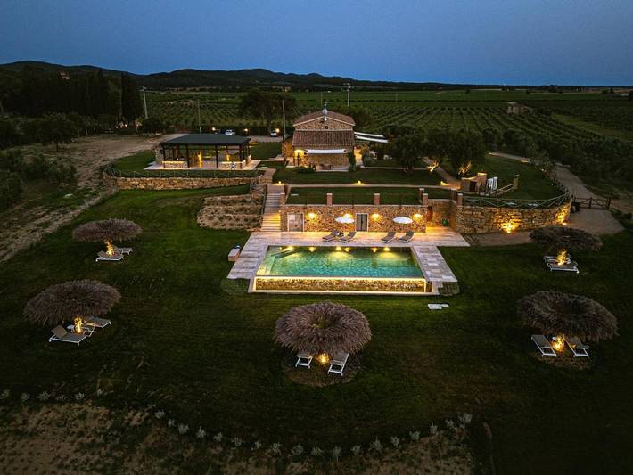 Ferienwohnung für 4 Personen, mit Terrasse und Garten sowie Pool und Ausblick