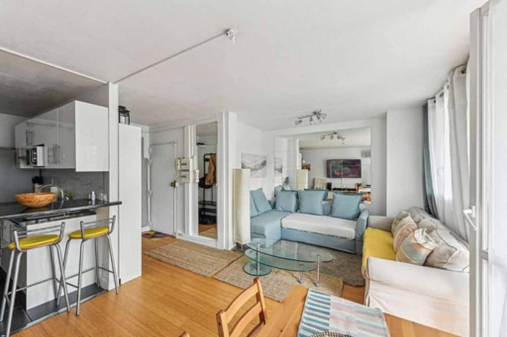 Entire apartment, Chic and confortable apart, with parking and balcony in Levallois-Perret, Hauts-de-Seine