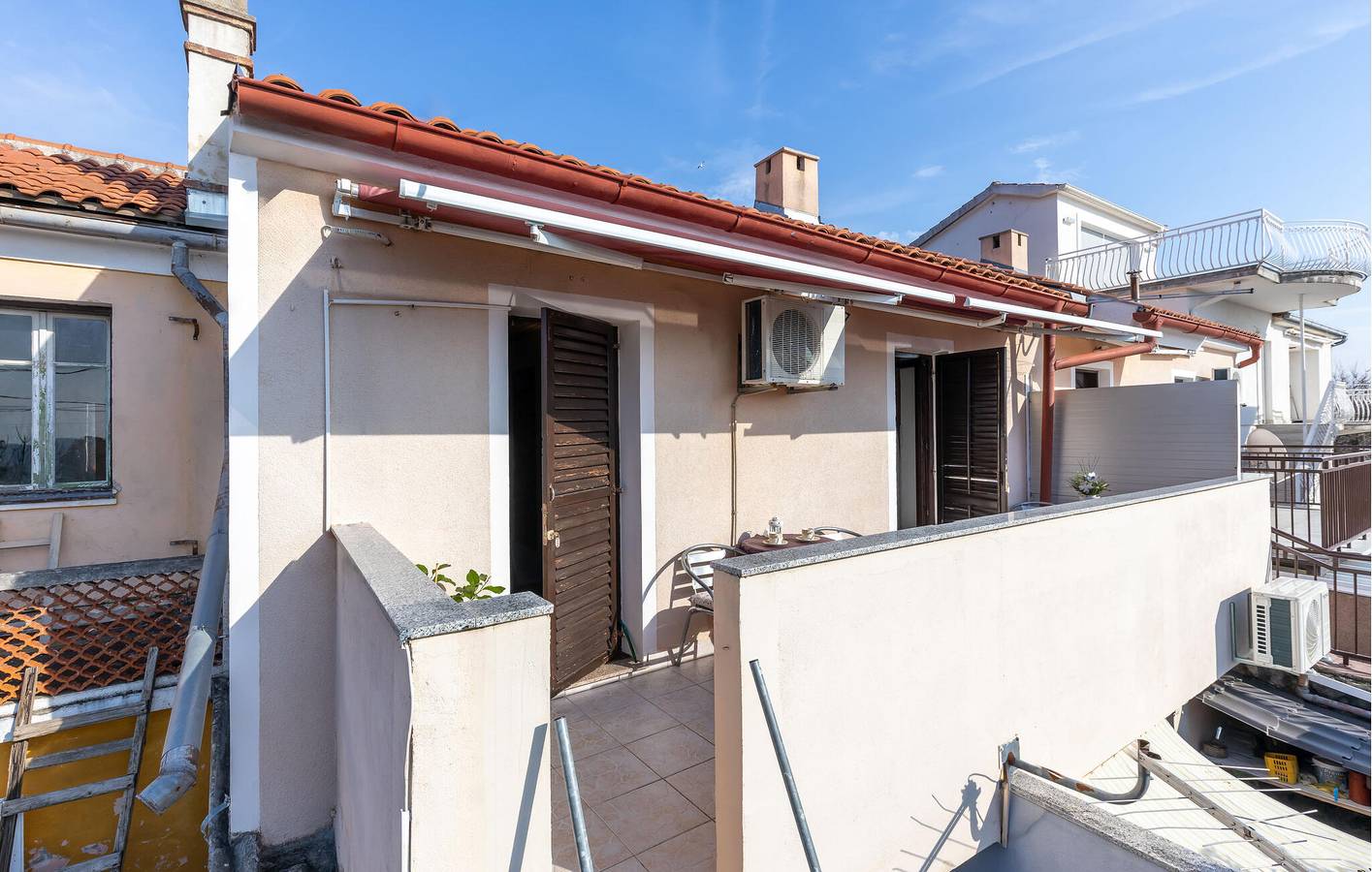 Cały apartament wypoczynkowy, Apartament wakacyjny dla 2 osób z ogród in Jadranovo, Żupania primorsko-gorska