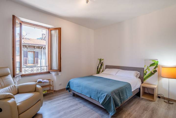 Apartamento entero, GuestHost - Apt 5 minutes on foot from Como S.Giovanni Station in Como, Lago de Como