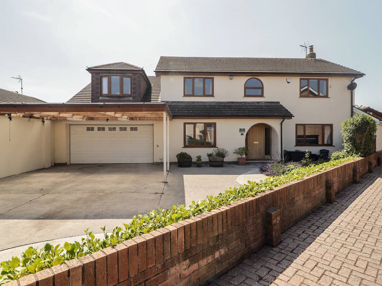 Ty Traeth in Porthcawl, Bridgend region