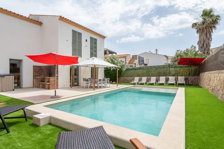 Finca mit Pool für 8 Personen, mit Terrasse und Garten sowie Pool in Portocolom