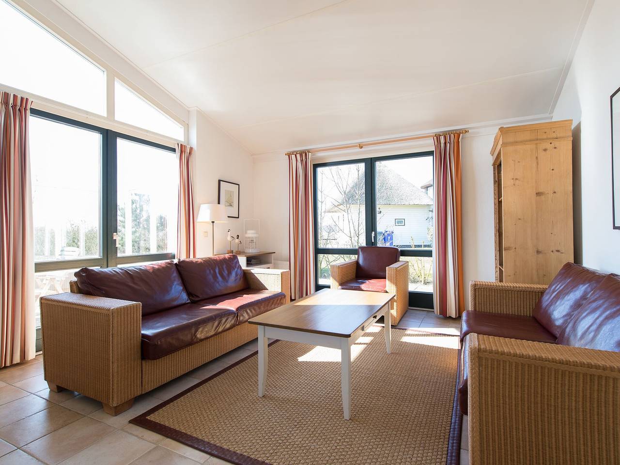 Ruime gerenoveerde villa met sauna in Hollum, Nederlandse waddeneilanden