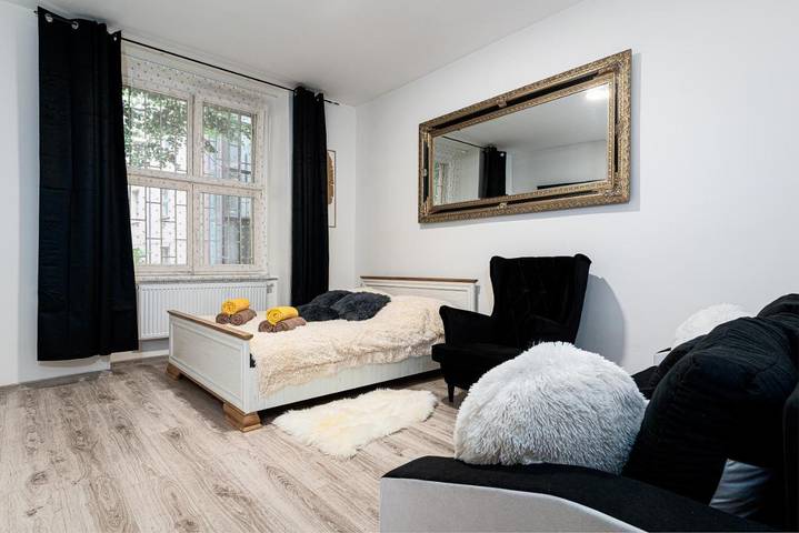 Ferienwohnung für 12 Personen, mit Ausblick und Garten in Vinohrady