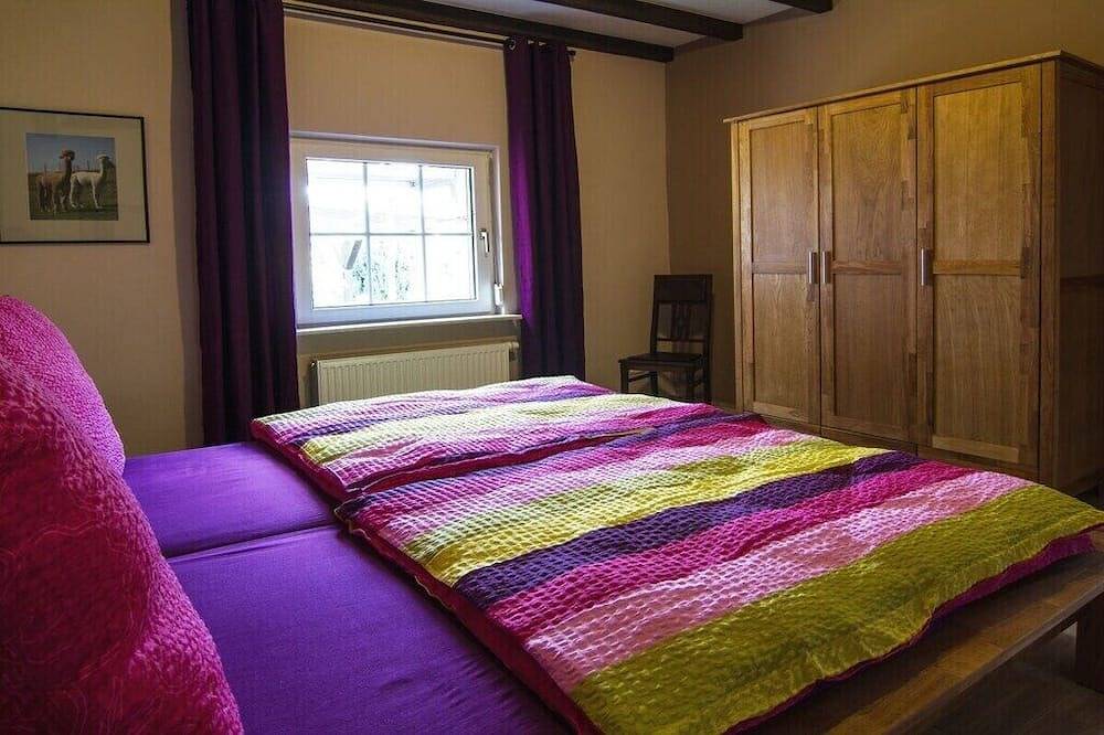 Ferienhaus in Windeck mit Schwimmbecken in Windeck, Windecker-Ländchen