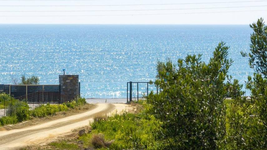 Location de vacances pour 3 personnes, avec vue et jardin dans Keratokambos - 2