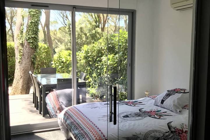 Gîte pour 4 personnes, avec piscine ainsi que terrasse et jardin dans Golf et Tennis Club de Valescure - 3