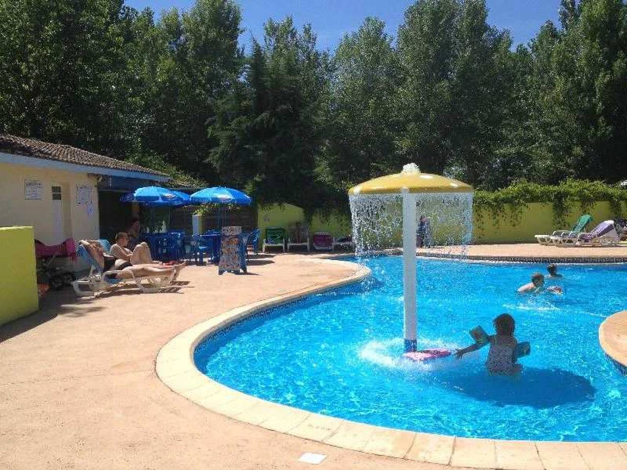 Camping 4 étoiles - Piscine  - ccaffbi in Villeneuve-lès-Béziers, Côte d'Améthyste