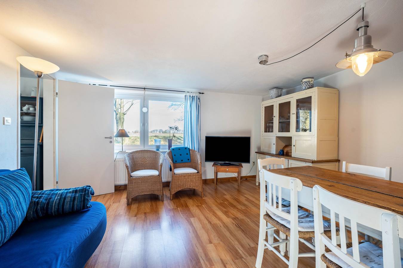 Ganze Wohnung, Ferienwohnung 'Haus Rostock' mit Terrasse, Garten und Wlan in Bondelum, Grünes Binnenland