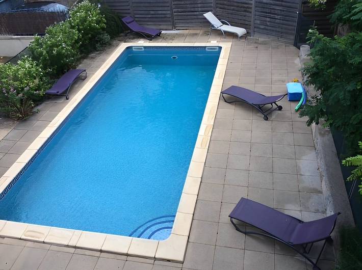 Gîte pour 5 personnes, avec terrasse et piscine
