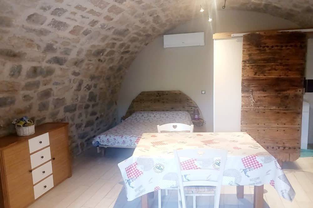 Appartement entier, Studio de charme aux portes des Gorges du Tarn in Mostuéjouls, Parc naturel régional des Grands Causses