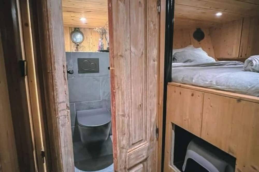 Unique houseboat with Sauna @ walking distance historic center of Amsterdam. in Holländische Küste