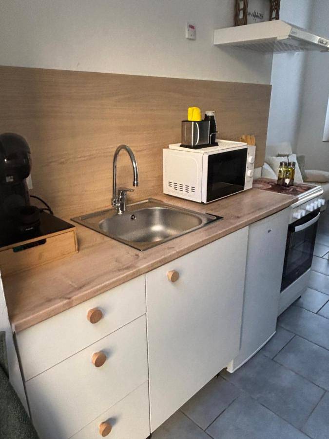 Location de vacances pour 6 personnes, avec terrasse, animaux acceptés à Port-de-Bouc - 3