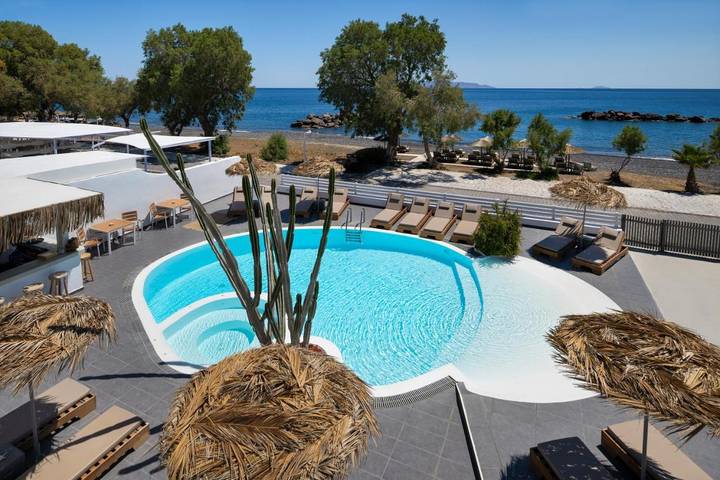 Vakantiewoning voor 3 personen, with Balkon and Terras as well as Tuin and Zwembad in Kamari