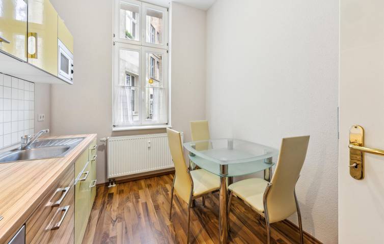 Ganze Ferienwohnung, Modernes Appartement mit Parkplatz 700m vom Anklam Fluss in Anklam, Vorpommern Greifswald