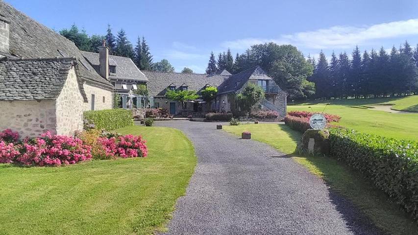 Hôtel pour 2 personnes, avec vue ainsi que piscine et jardin, animaux acceptés à Soulages-Bonneval - 3