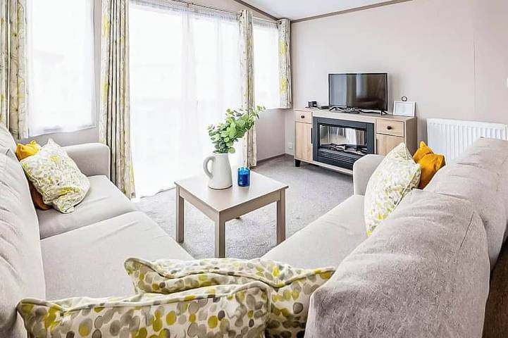 Glamping for 6 people in West Sussex