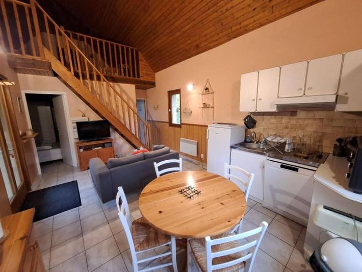 Location de vacances pour 5 personnes, avec vue et jardin à Saint-Paul-de-Salers - 2