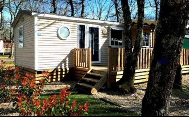 Camping pour 6 personnes, avec Terrasse et Piscine