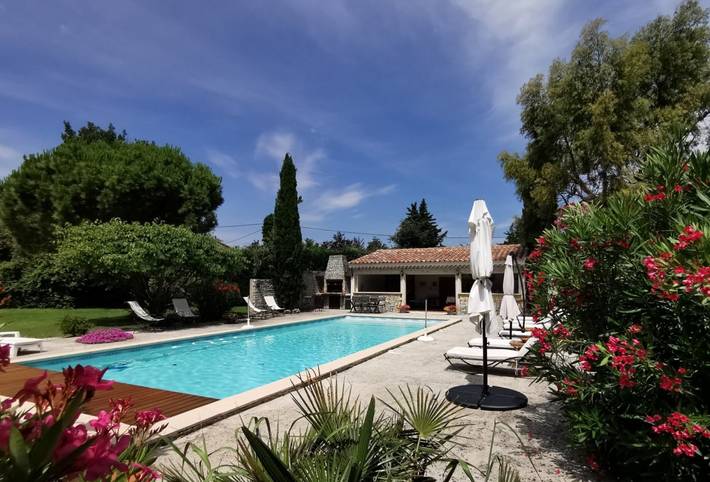 Location de vacances pour 11 personnes, avec terrasse ainsi que jardin et piscine à Carpentras - 3