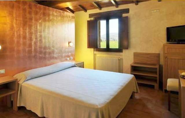 Maison de campagne pour 2 personnes, avec jardin ainsi que vue et piscine à Trevi - 3