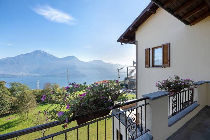 Ferienhaus für 4 Personen, mit Seeblick und Balkon am Comer See