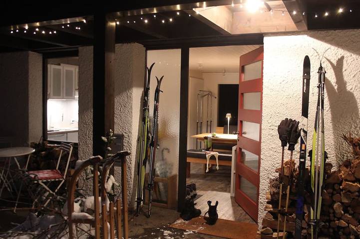 Ferienwohnung für 4 Personen, mit Pool und Garten sowie Whirlpool, mit Haustier in Weilheim