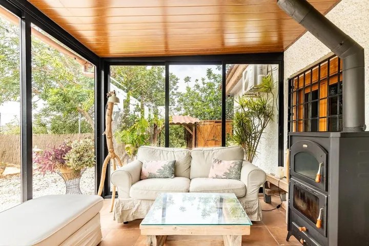 Casa de vacaciones para 2 personas, con vistas además de jardín y piscina - 1