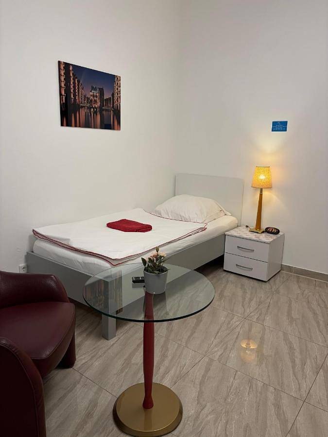 Ferienwohnung für 2 Personen, mit Terrasse und Garten in Hamburg-Nord - 3