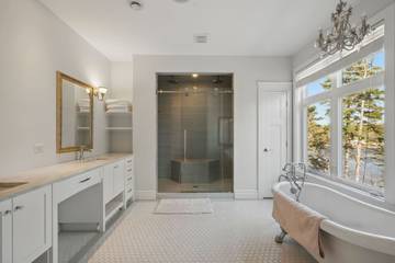 Vacation Rental for 14 Guests in Nova Scotia, Canada, Picture 3