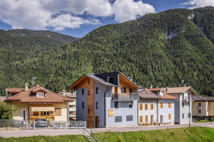 B&b per 2 persone, con Terrazza e Sauna nonché Panorama a Malè