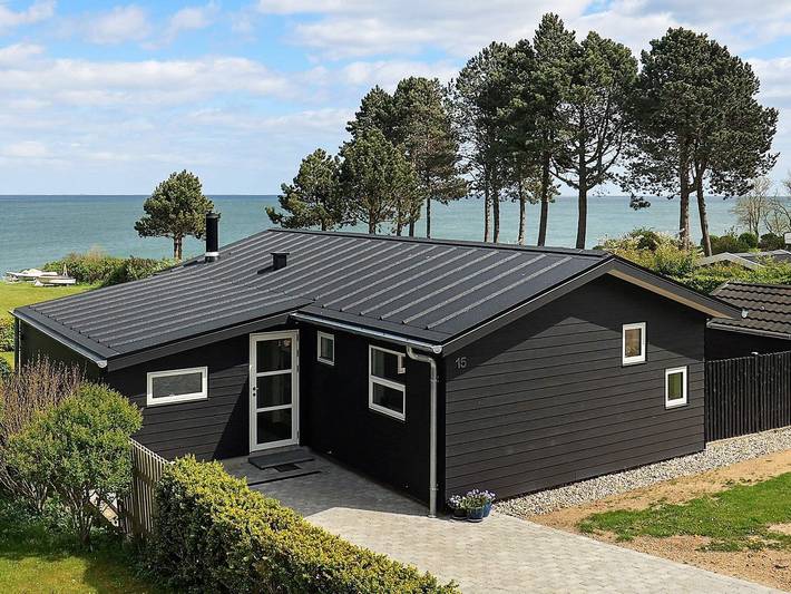 Ferienhaus für 6 Personen, mit Terrasse und Garten in Tårup