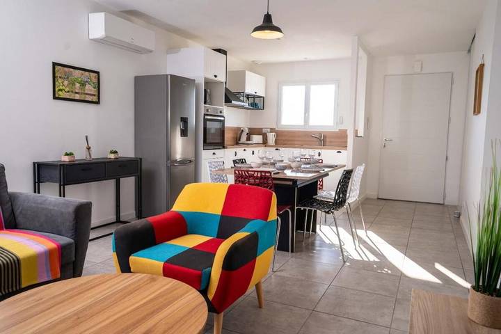 Gîte pour 11 personnes, avec vue et terrasse à Giroussens - 4