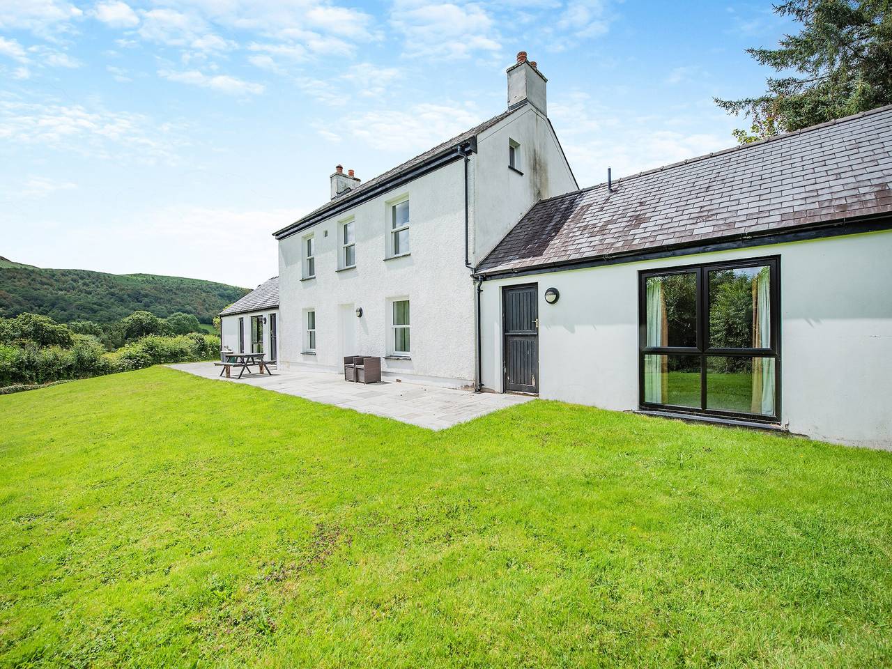 Dolgoed House in Brecon Beacons