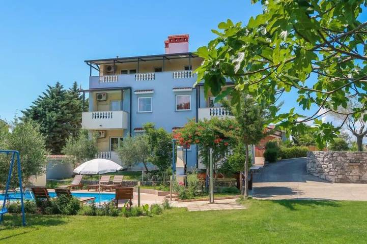 Ferienwohnung für 5 Personen, mit Balkon und Pool - 1