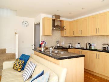 Log Cabin for 4 People in Whitstable, Kent, Photo 2