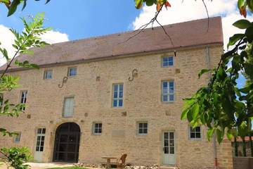 Location de vacances pour 9 personnes, avec jardin à Savigny-lès-Beaune