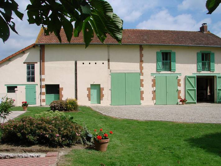 Gîte pour 10 personnes, avec jardin et piscine