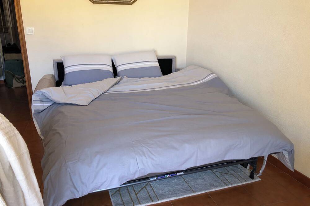 Appartement entier, Appartement de 50 m2 dans une résidence du centre ville in Cassis, Parc national des Calanques